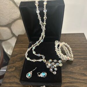 Dazzling Crystal Necklace Set